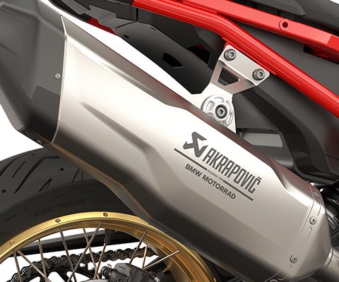 La F 900 GS de BMW Motorrad avec silencieux arrière Akrapovič