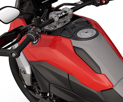 La ligne fluide reliant le réservoir et la selle de la R 1300 GS de BMW Motorrad