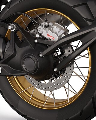 Les roues à rayons croisés dorées de la BMW R 1300 GS Option 719 Tramuntana
