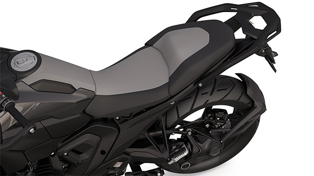 Les sièges confortables de la R 1300 GS Triple Black de BMW Motorrad