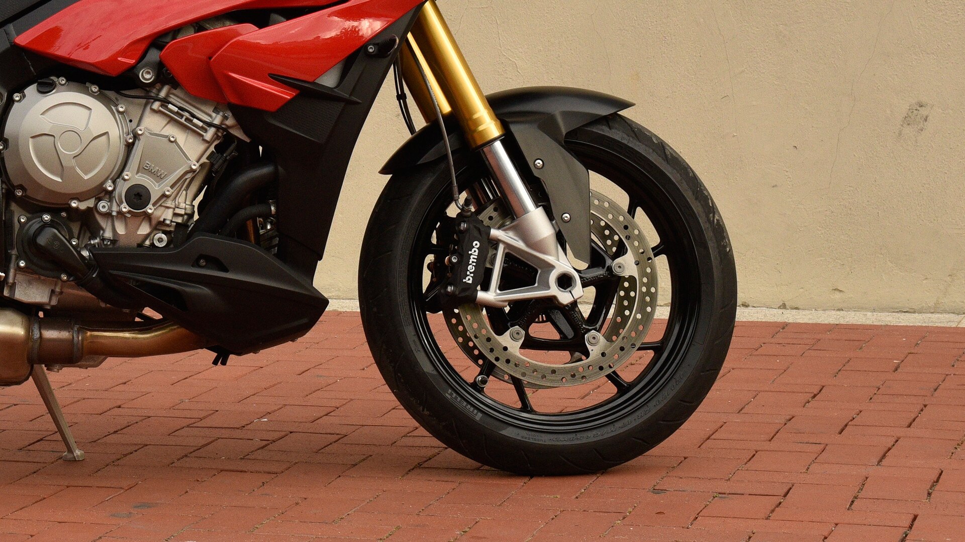 S 1000 XR roues en aluminium coulé avec valves inclinées