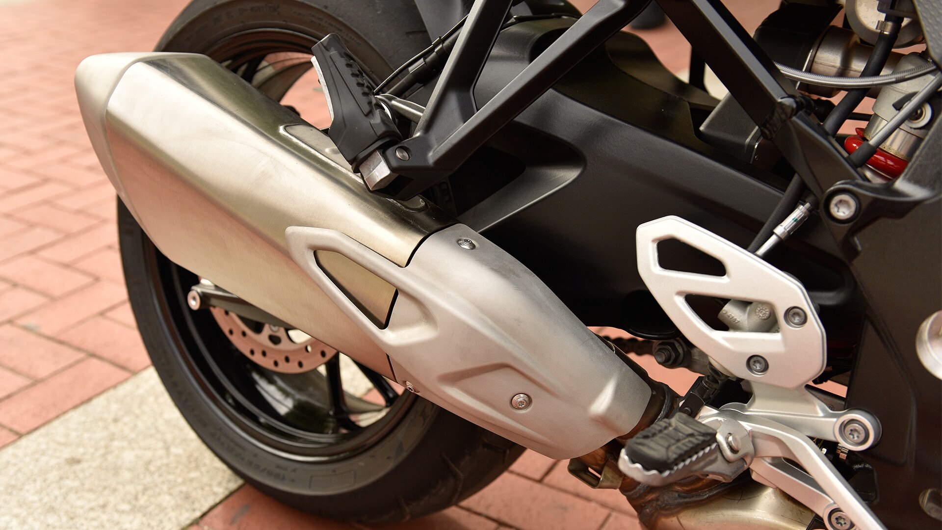 S 1000 XR silencieux arrière au design impressionnant