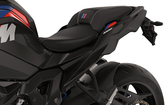L’arrière élancé et les pièces fraisées de la M 1000 XR de BMW Motorrad