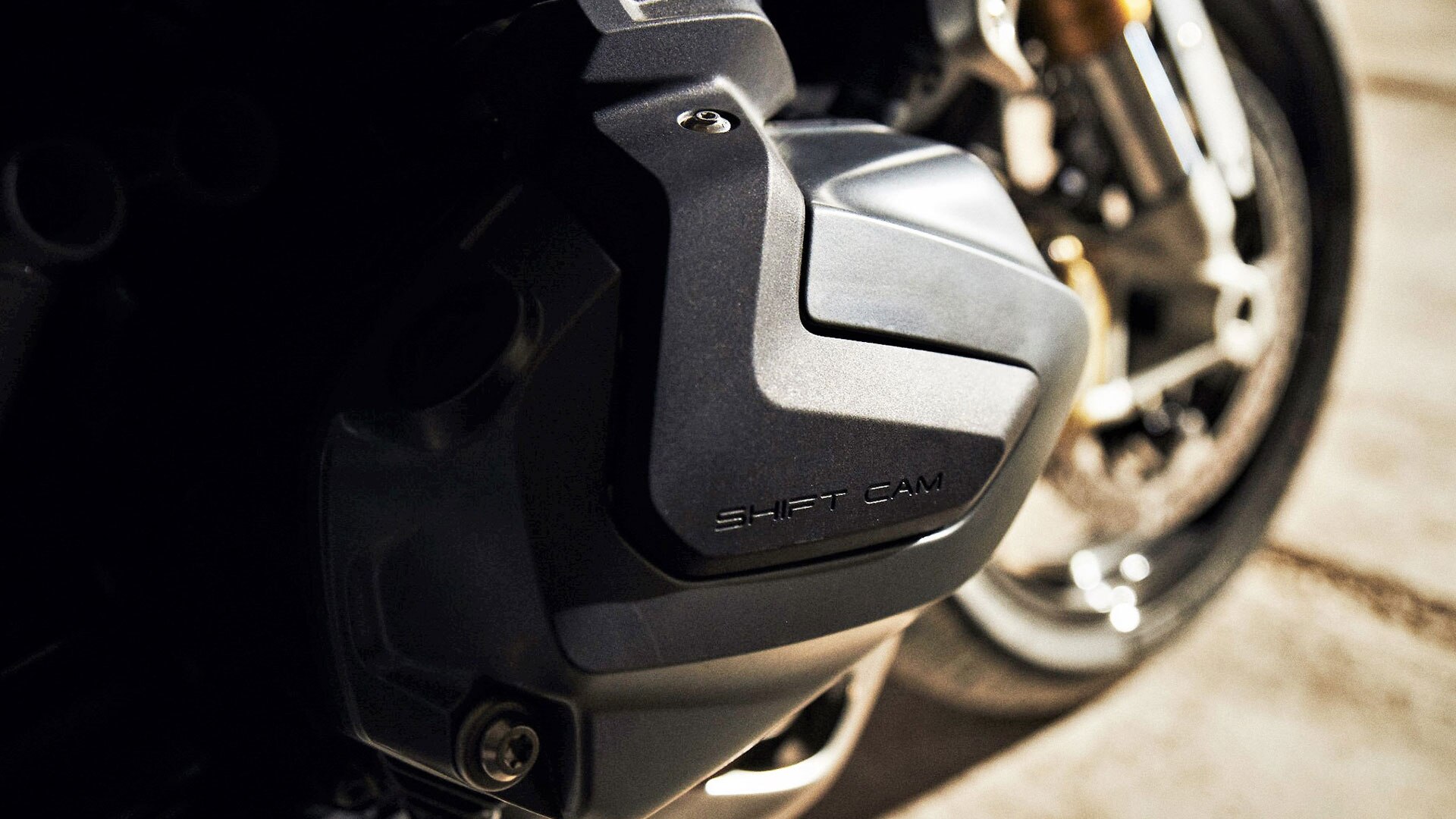 La BMW R 1250 R avec guidon et affichage des TFT à l'honneur