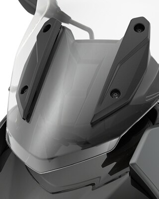 Pare-brise du C 400 GT.