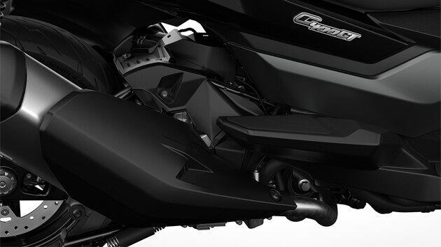 Chaîne cinématique et silencieux du C 400 GT.