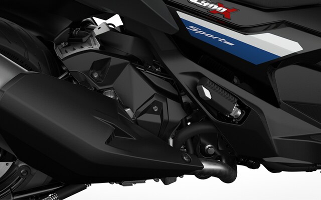 Nous voyons ici le moteur à combustion monocylindre du C 400 X.