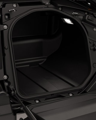 Compartiment Side Loading ouvert du BMW CE 04.